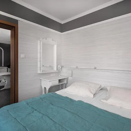 Boryana Hotel 3*